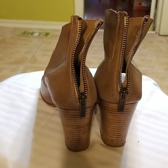Soft leather heels - Picture 2 of 5